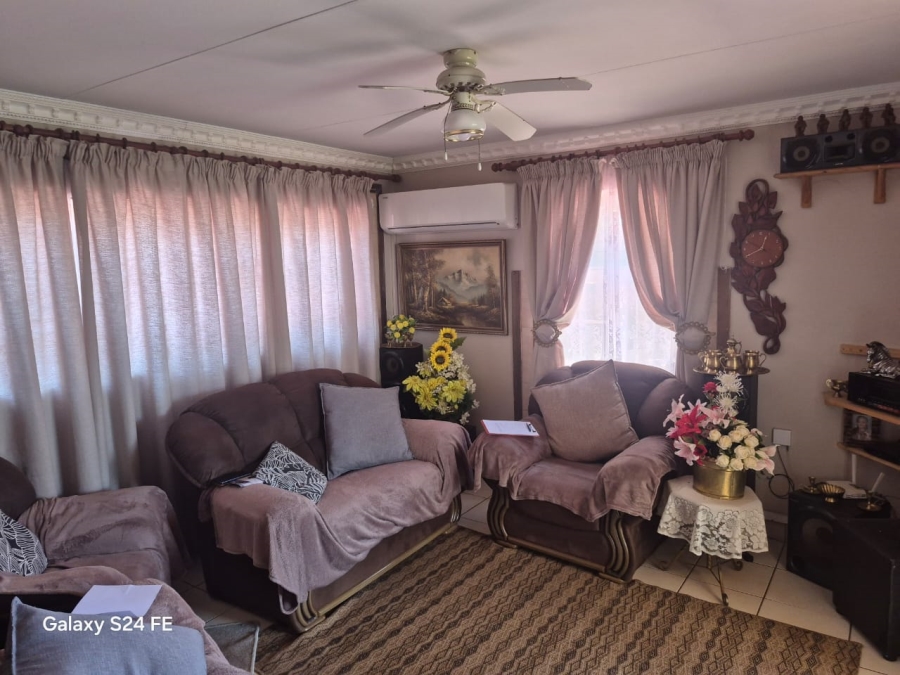 3 Bedroom Property for Sale in Geelhoutpark North West